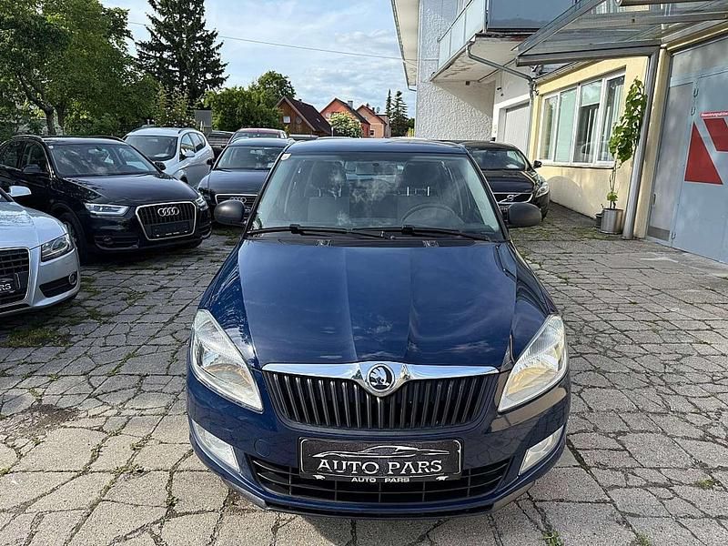 Gebraucht Skoda Fabia Active 75 PS (55 kW) 2015 Blau Kleinwagen