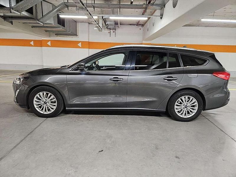 Gebraucht Ford Focus Titanium 120 PS (88 kW) 2020 Grau Kombi