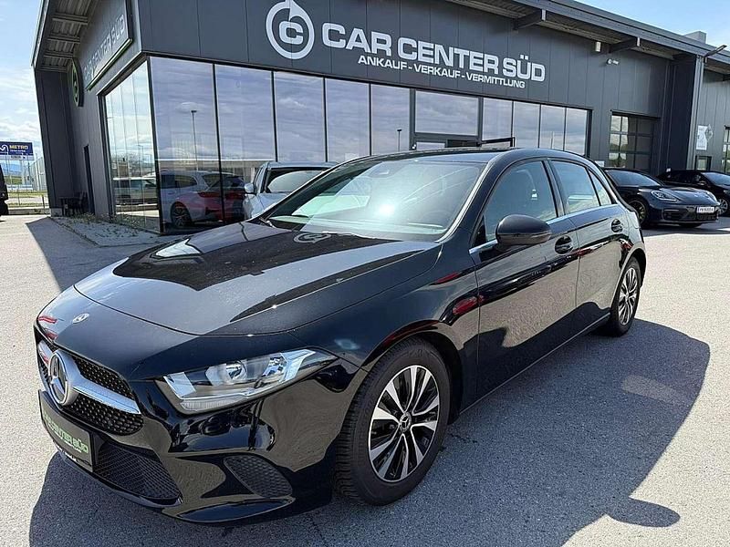 Schwarz Gebraucht 2021 Mercedes A160 Limousine | € 18.990 (Guter Preis) - Bild 1/4