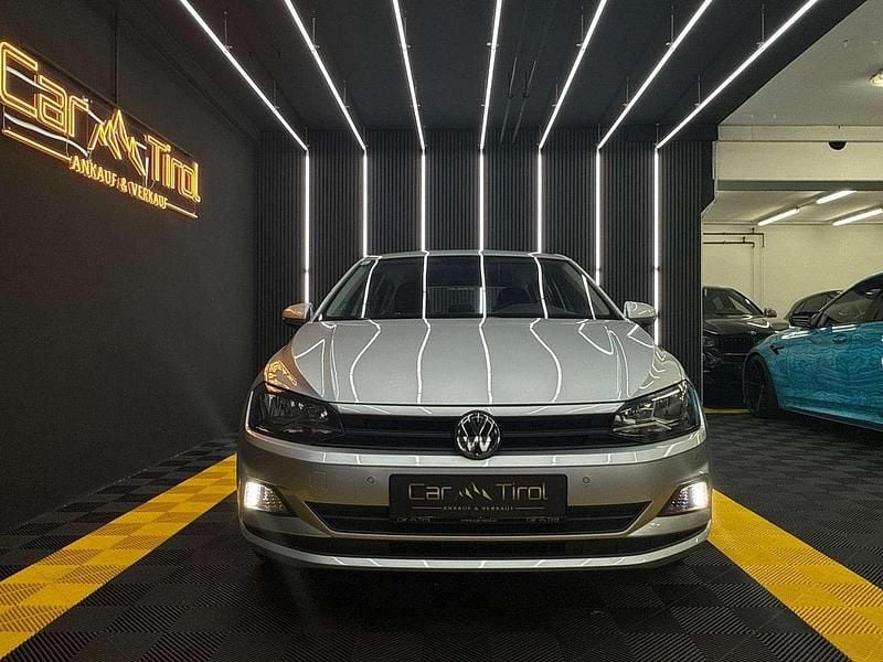 Gebraucht VW Polo Trendline 65 PS (47 kW) 2018 Silber Kleinwagen
