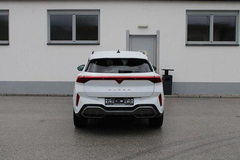 Neu Cupra Terramar 150 PS (110 kW) 2025 Dunkelgrau  metallic SUV