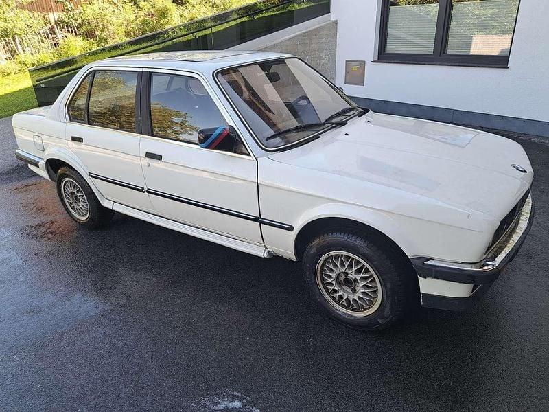 Gebraucht BMW 325 Basis 171 PS (125 kW) 1986 Limousine