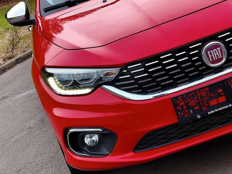 Gebraucht Fiat Tipo Mirror 120 PS (88 kW) 2019 Rot Kombi
