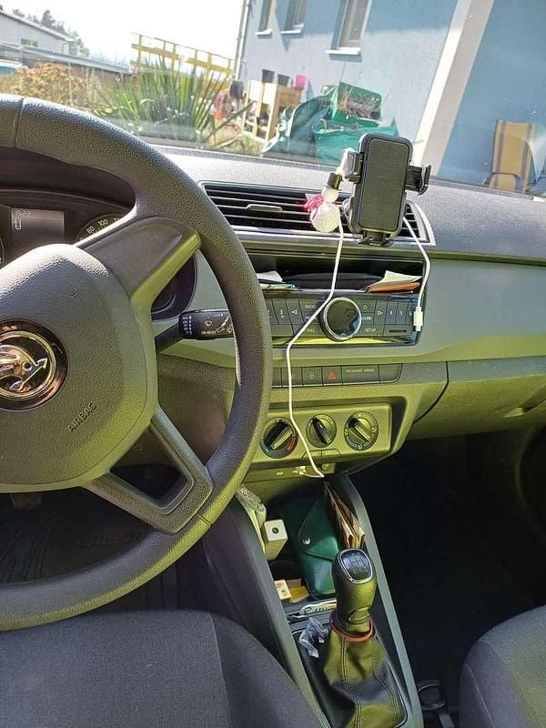 Gebraucht Skoda Fabia 60 PS (44 kW) 2018 Blau Limousine