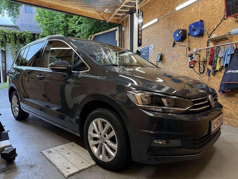 Gebraucht 2018 VW Touran Comfortline Van / Kleinbus | € 21.200 (Fairer Preis) - Bild 1/4