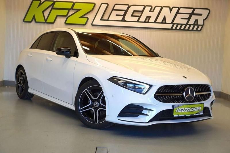 Gebraucht Mercedes A180 AMG line 136 PS (100 kW) 2019 Weiß Limousine