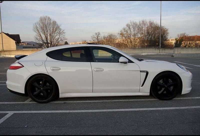 Gebraucht Porsche Panamera 250 PS (183 kW) 2011 Kleinwagen
