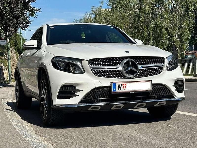 Gebraucht Mercedes GLC250 211 PS (155 kW) 2019 Weiß Coupé