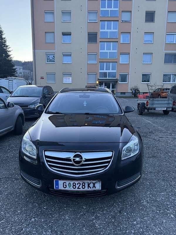 Gebraucht Opel Insignia Edition 131 PS (96 kW) 2011 Kombi