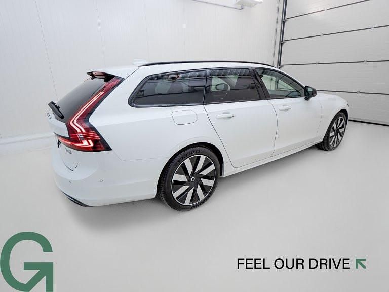 Gebraucht Volvo V90 Plus 253 PS (186 kW) 2025 Weiß Kombi