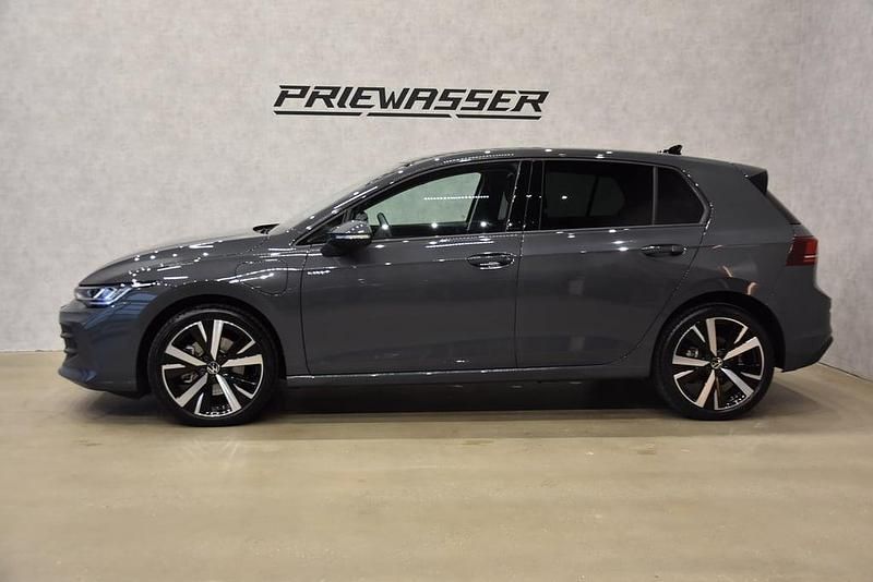 Neu VW Golf VIII 204 PS (150 kW) 2025 Mittelgrau  metallic Limousine