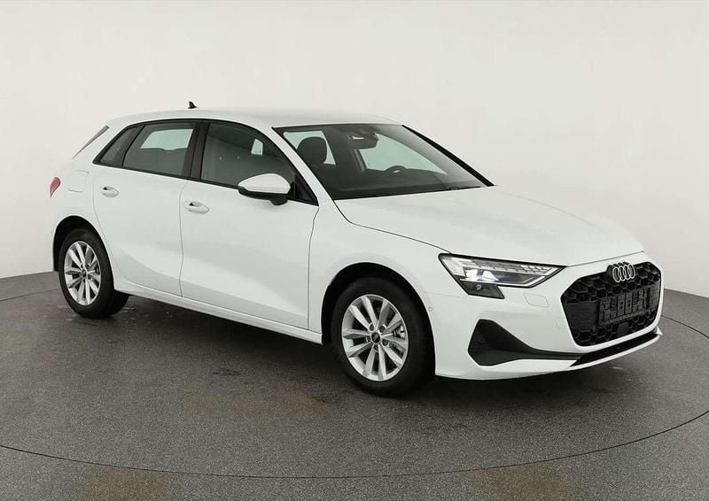 Neu Audi A3 Ambiente 150 PS (110 kW) 2025 Weiß Limousine