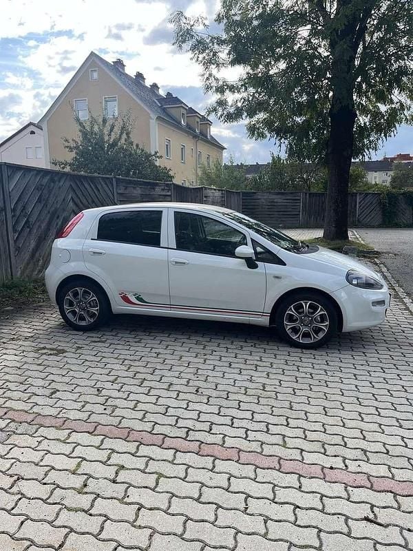 Gebraucht Fiat Punto Lounge 105 PS (77 kW) 2017 Limousine