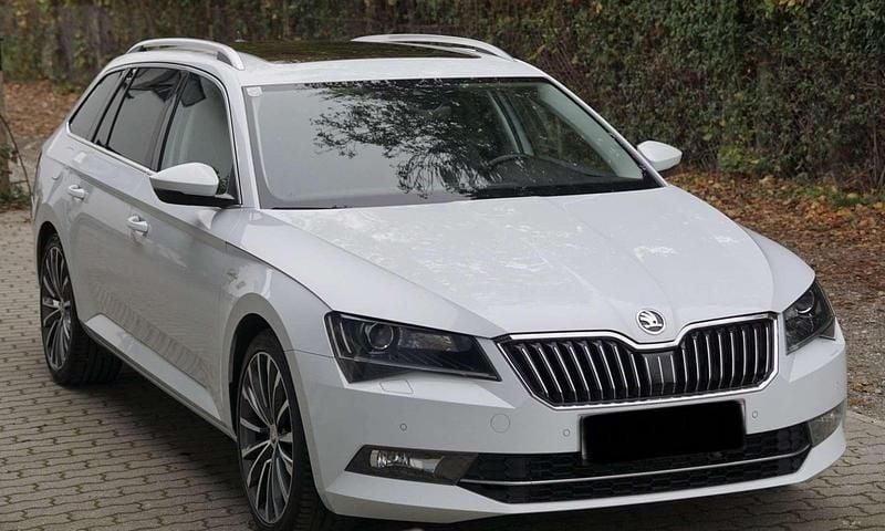 Gebraucht 2017 Skoda Superb LAURIN & KLEMENT Kombi | € 17.999 (Fairer Preis) - Bild 1/4