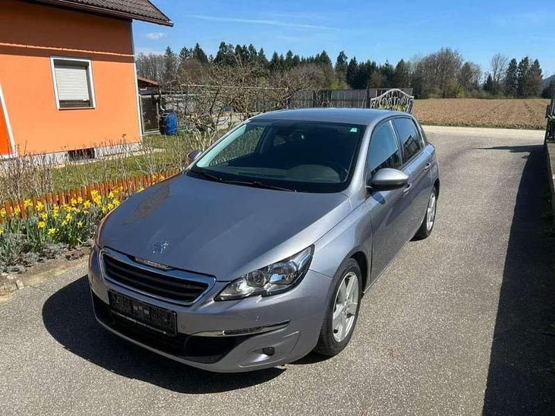 Grau Gebraucht 2016 Peugeot 308 Active Limousine | € 9.400 (Superpreis) - Bild 1/4
