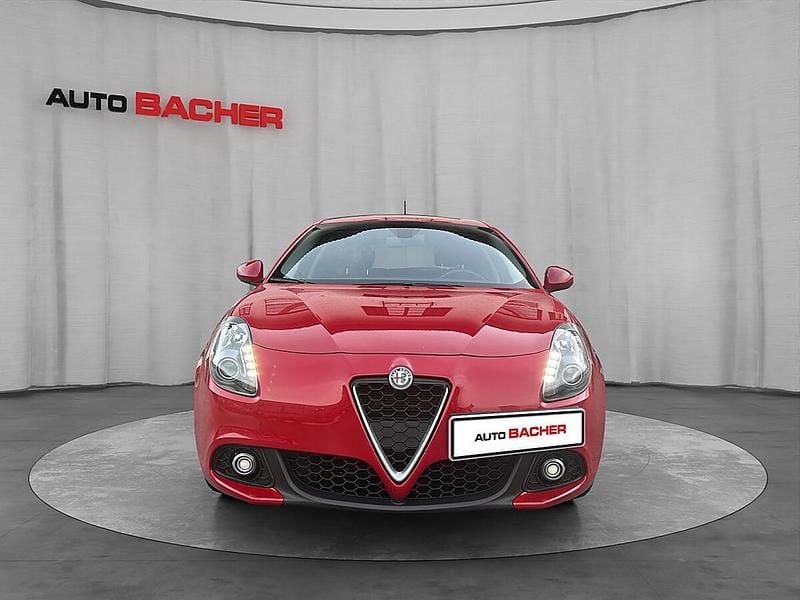 Gebraucht Alfa Romeo Giulietta Super 120 PS (88 kW) 2017 Rot Kleinwagen