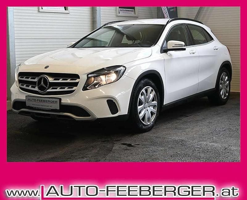 Gebraucht Mercedes GLA180 109 PS (80 kW) 2018 Weiß SUV