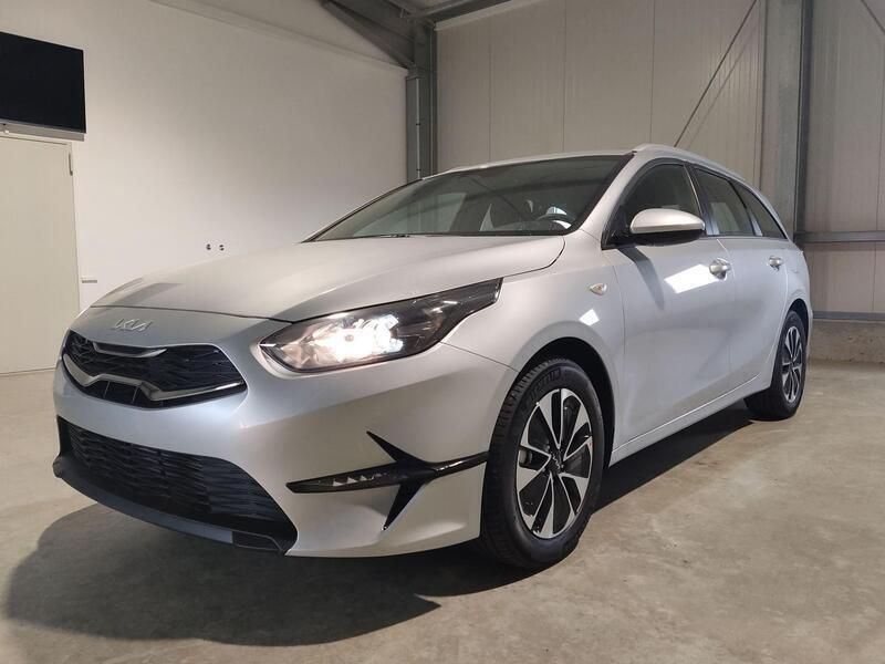 Silber Gebraucht 2024 Kia Ceed Sportswagon Kombi | € 27.990 (Teuer) - Bild 1/4