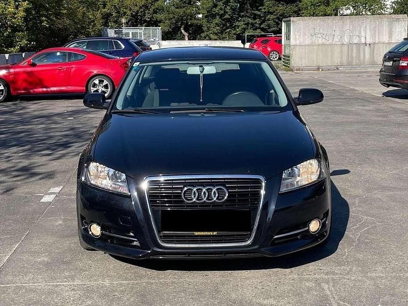 Schwarz Gebraucht 2011 Audi A3 Limousine | € 4.499 (Superpreis) - Bild 1/4