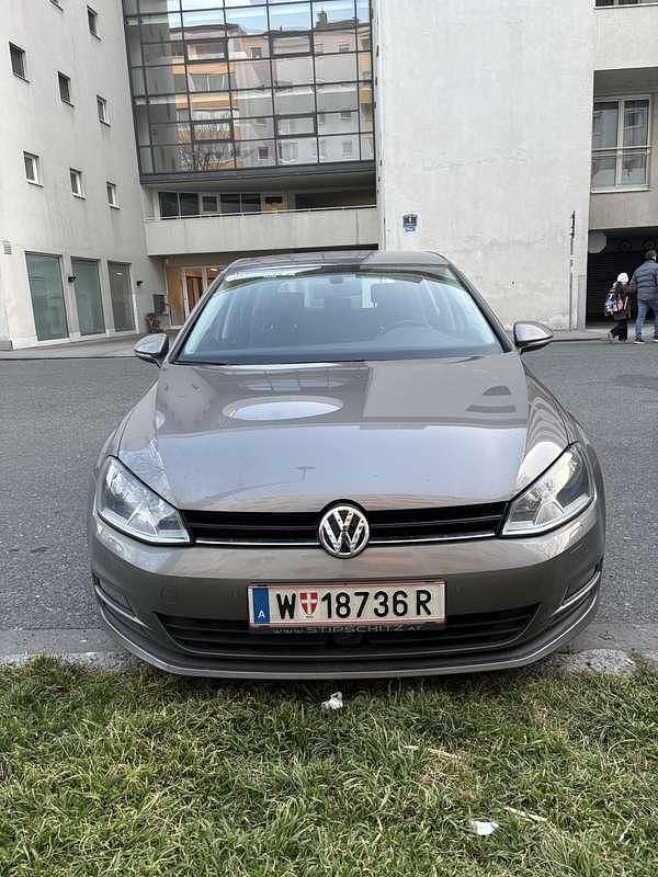 Gebraucht VW Golf VII Comfortline 105 PS (77 kW) 2013 Limousine