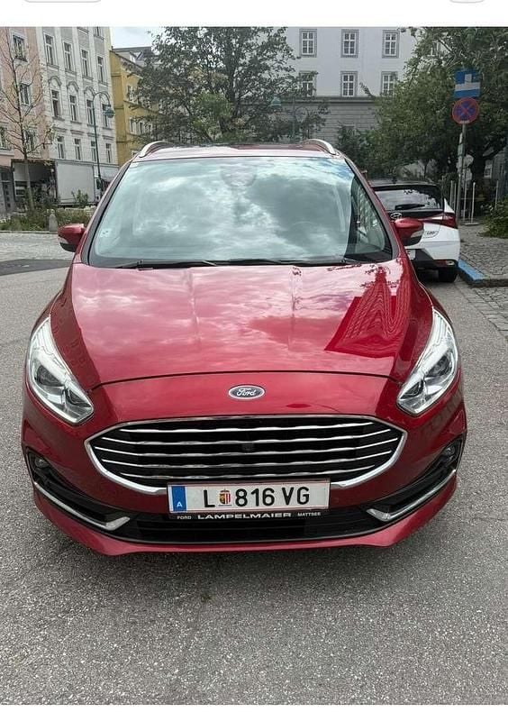 Rot Gebraucht 2021 Ford Galaxy Titanium Van / Kleinbus | € 17.500 (Guter Preis) - Bild 1/4