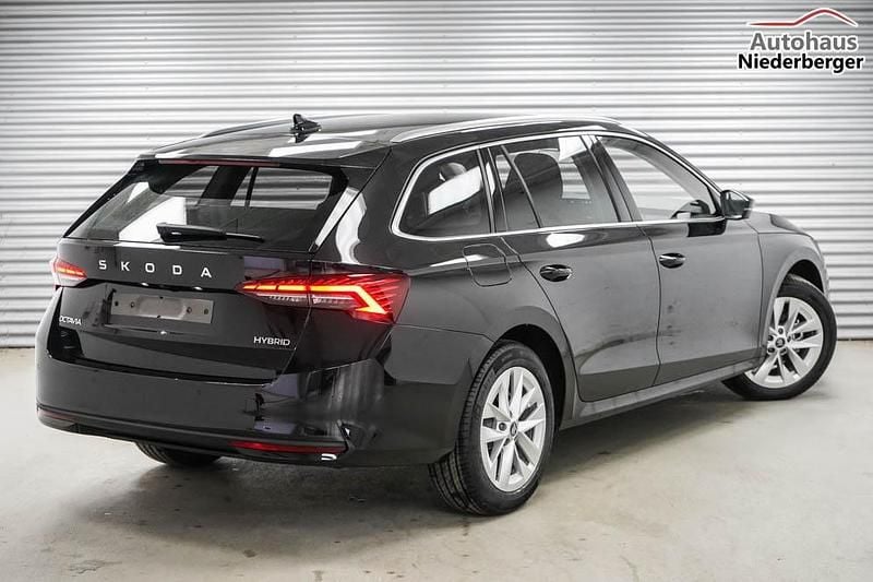 Neu Skoda Octavia Selection 150 PS (110 kW) 2025 Kombi