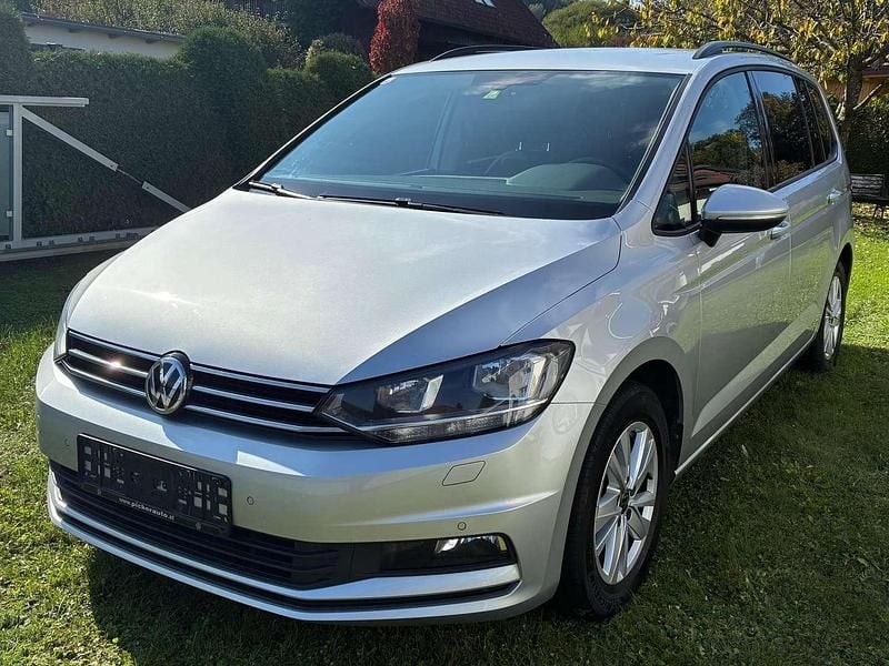 Silber Gebraucht 2018 VW Touran Comfortline Van / Kleinbus | € 11.200 (Guter Preis) - Bild 1/4