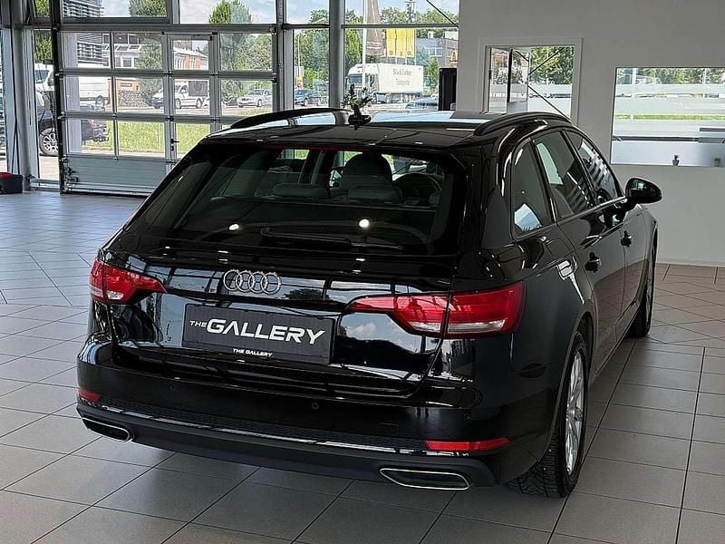 Gebraucht Audi A4 Comfort 190 PS (139 kW) 2019 Schwarz Kombi
