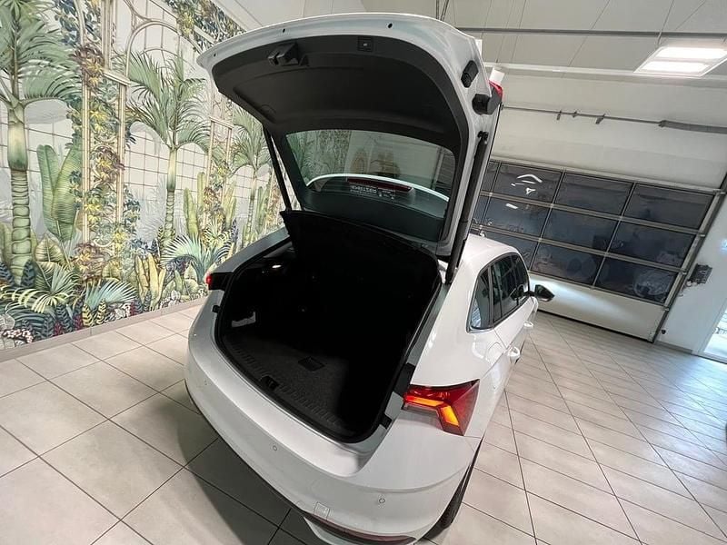 Neu Skoda Scala Selection 95 PS (69 kW) 2026 Weiss  metallic Kleinwagen