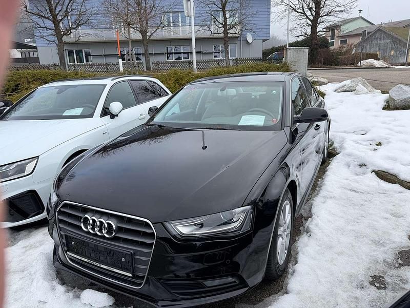 Gebraucht Audi A4 136 PS (100 kW) 2014 Schwarz Limousine