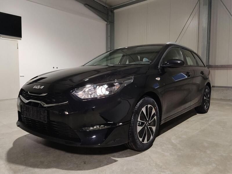 Gebraucht Kia Ceed Sportswagon 140 PS (102 kW) 2024 Silber Kombi