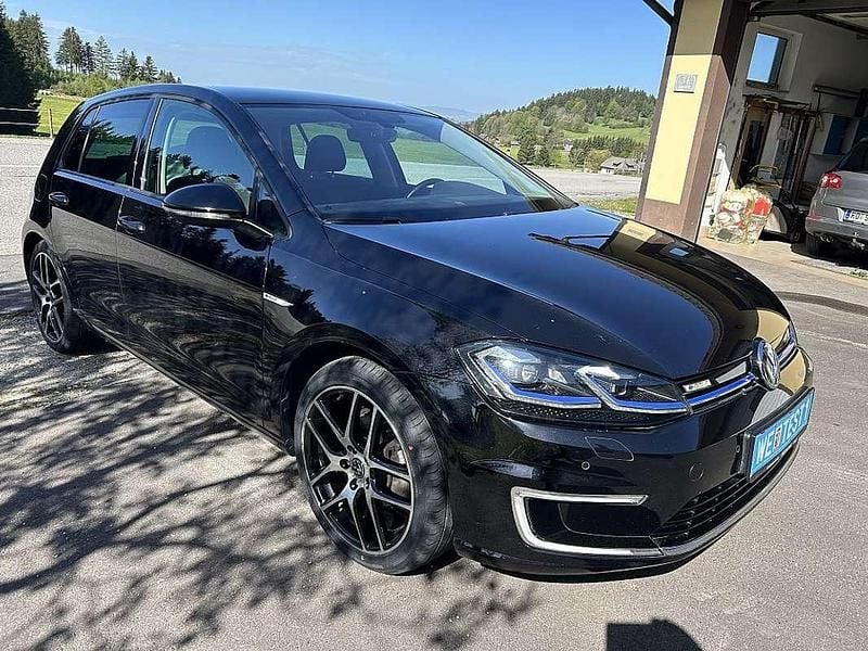 Schwarz Gebraucht 2018 VW e-Golf Kleinwagen | € 15.980 (Fairer Preis) - Bild 1/4