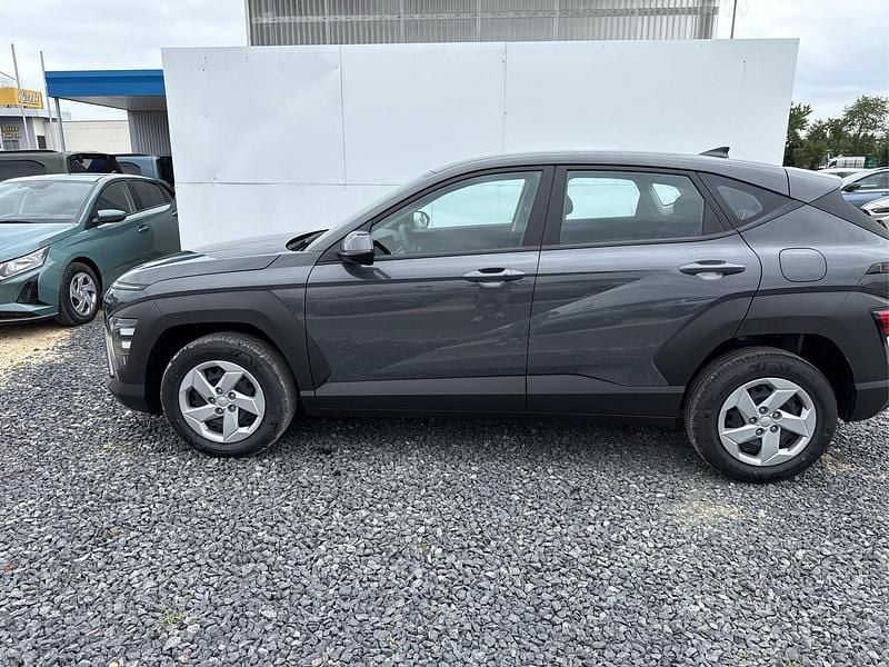 Neu Hyundai Kona Style 99 PS (72 kW) 2025 Grau SUV