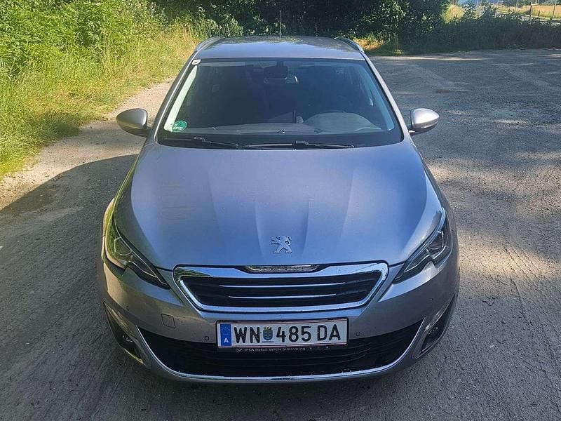 Grau Gebraucht 2015 Peugeot 308 SW Allure Kombi | € 9.200 (Teuer) - Bild 1/4