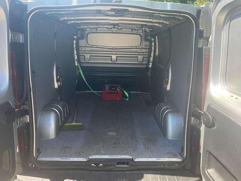 Gebraucht Opel Vivaro S 125 PS (91 kW) 2018 Silber Van / Kleinbus