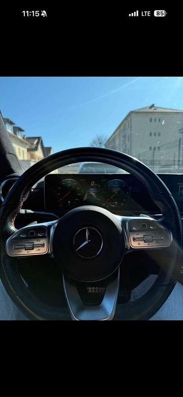 Gebraucht Mercedes A180 116 PS (85 kW) 2019 Limousine