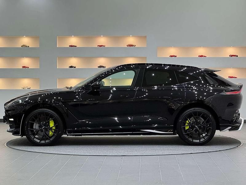 Neu Aston Martin DBX 707 707 PS (519 kW) 2025 Schwarz SUV