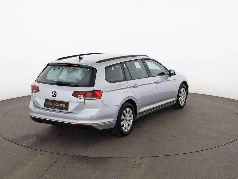 Gebraucht VW Passat Conceptline 150 PS (110 kW) 2022 Silber Kombi