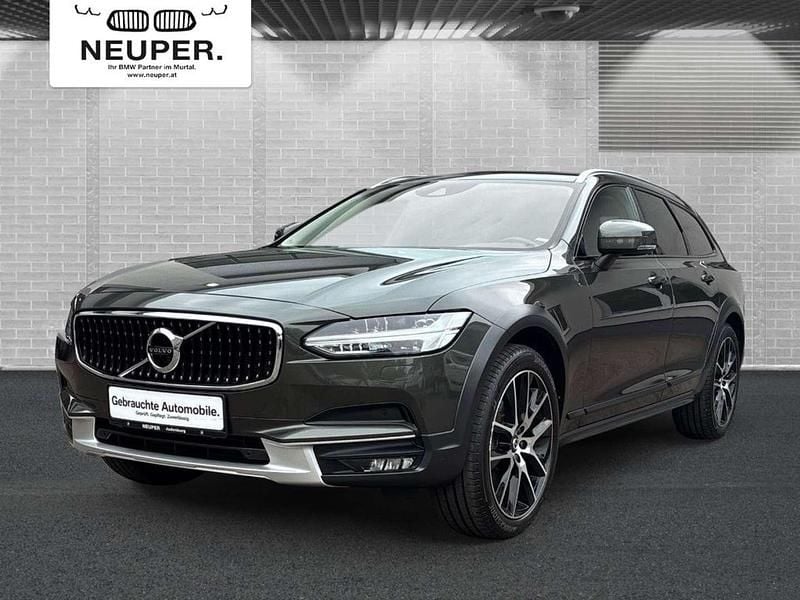 Grau Gebraucht 2018 Volvo V90 CC Pro Kombi | € 22.450 - Bild 1/4