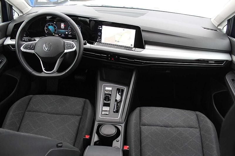 Gebraucht VW Golf VIII Life 116 PS (85 kW) 2023 Blau Limousine