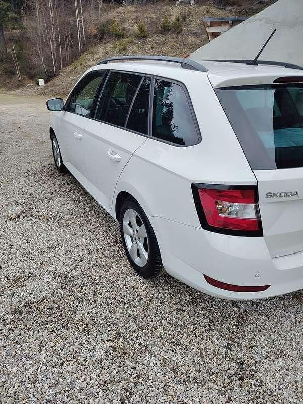 Gebraucht Skoda Fabia Ambition 95 PS (69 kW) 2019 Weiß Kombi