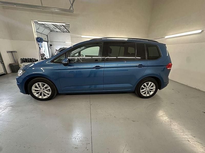 Gebraucht VW Touran Comfortline 116 PS (85 kW) 2016 Blau Van / Kleinbus