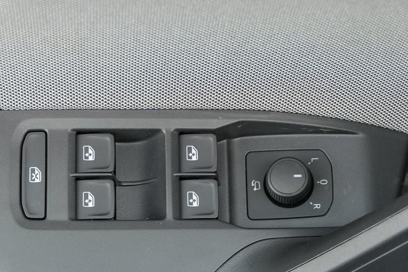 Neu Seat Arona FR 115 PS (84 kW) 2026 Hellgrau  metallic SUV