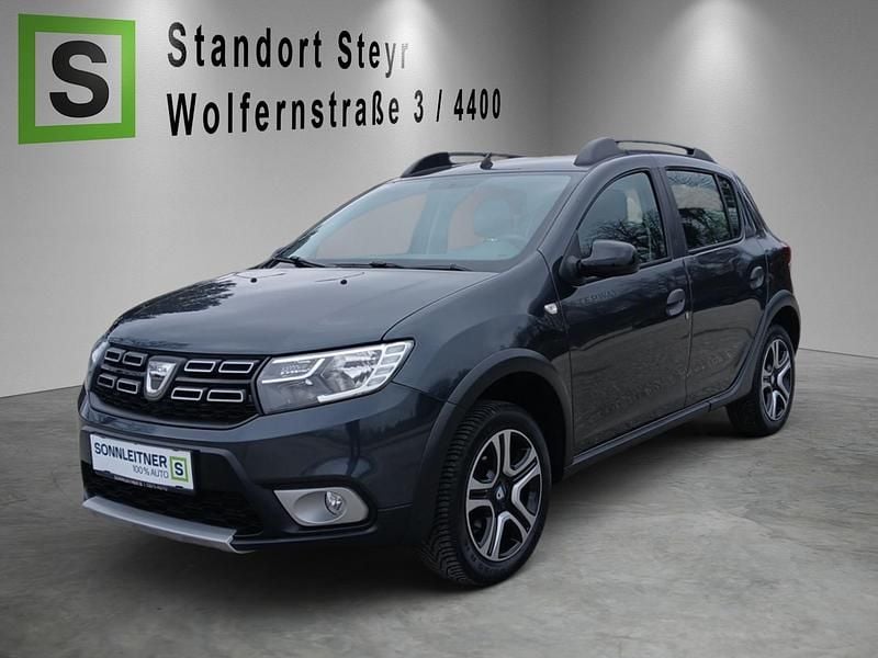 Gebraucht Dacia Sandero Celebration 101 PS (74 kW) 2020 Grau Limousine