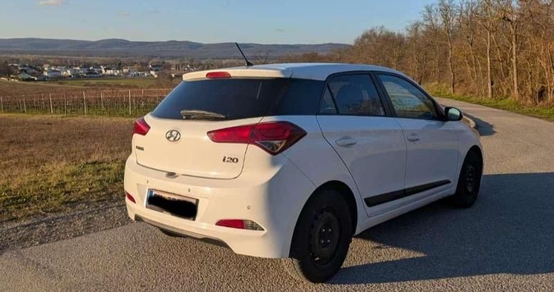 Gebraucht Hyundai i20 GO! 83 PS (61 kW) 2017 Limousine