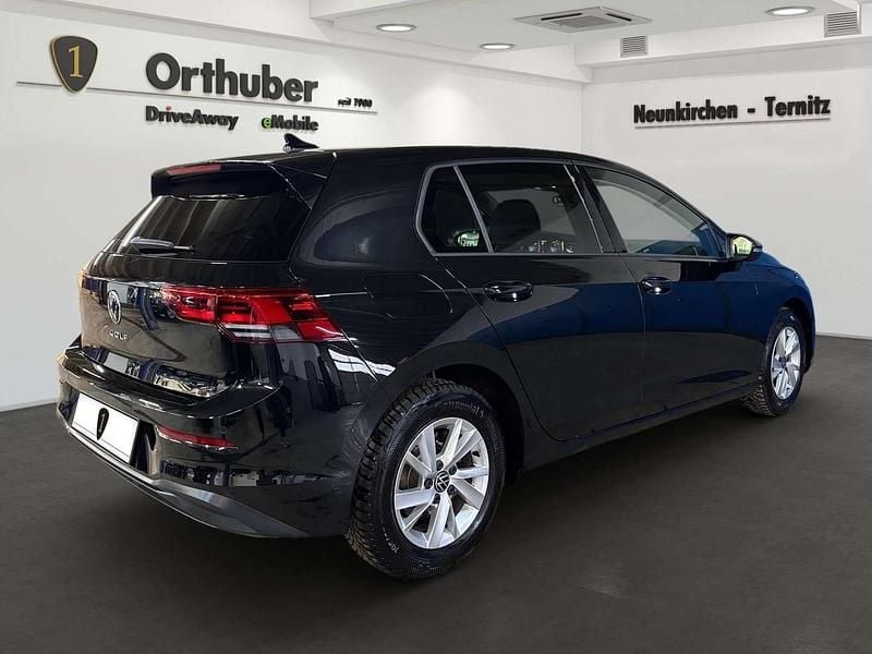 Gebraucht VW Golf VIII 131 PS (96 kW) 2024 Schwarz Limousine