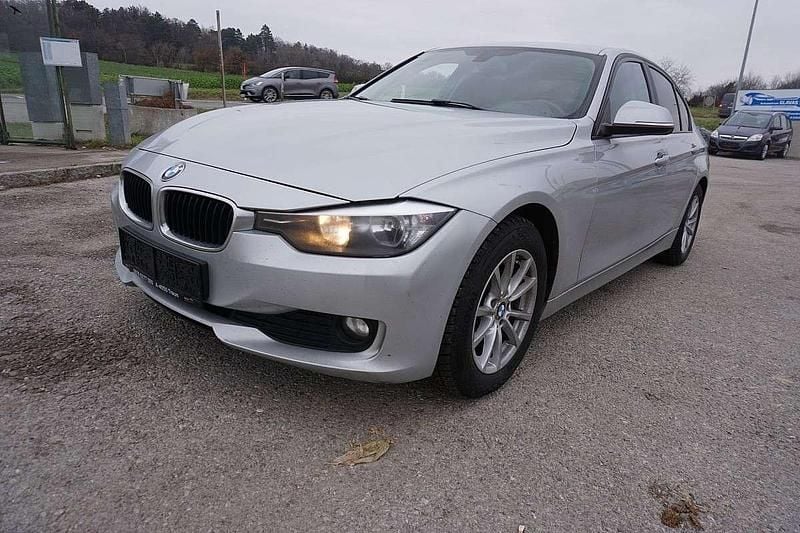 Gebraucht BMW 316 116 PS (85 kW) 2013 Grau Limousine