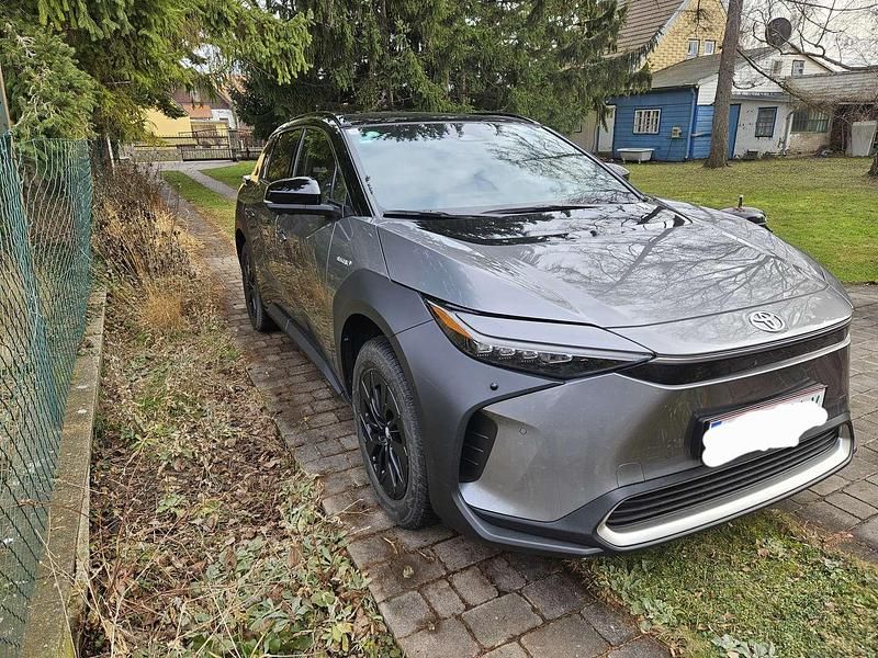 Gebraucht Toyota bZ4X 160 kW (218 PS) 2022 Grau SUV