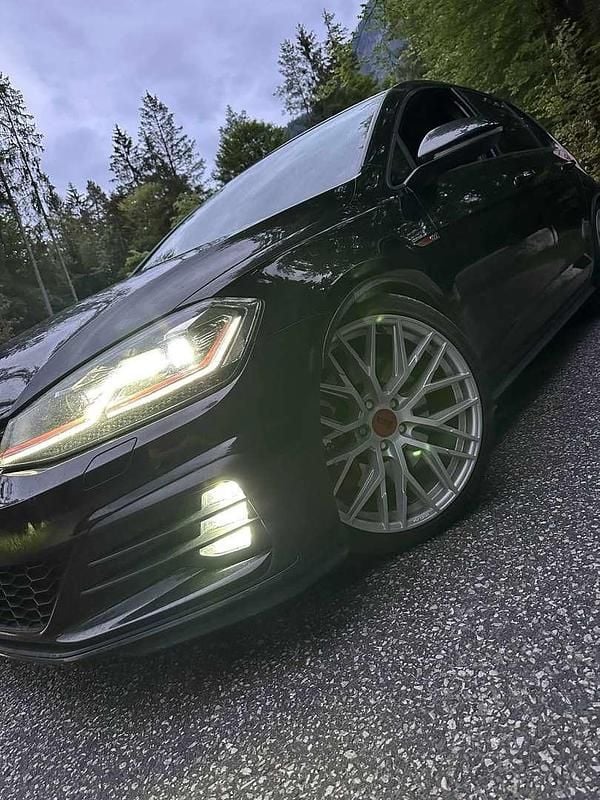 Gebraucht VW Golf VII GTI 245 PS (180 kW) 2018 Schwarz Limousine