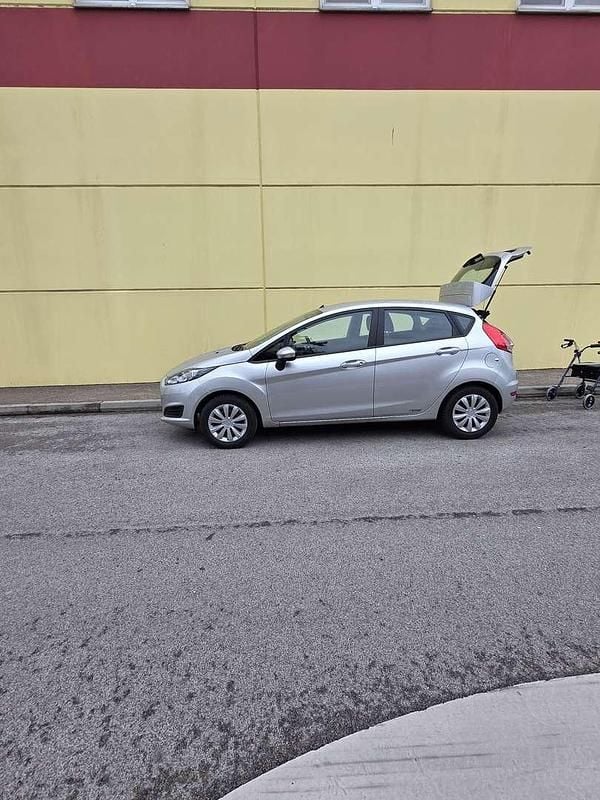 Gebraucht Ford Fiesta Trend 60 PS (44 kW) 2014 Kleinwagen